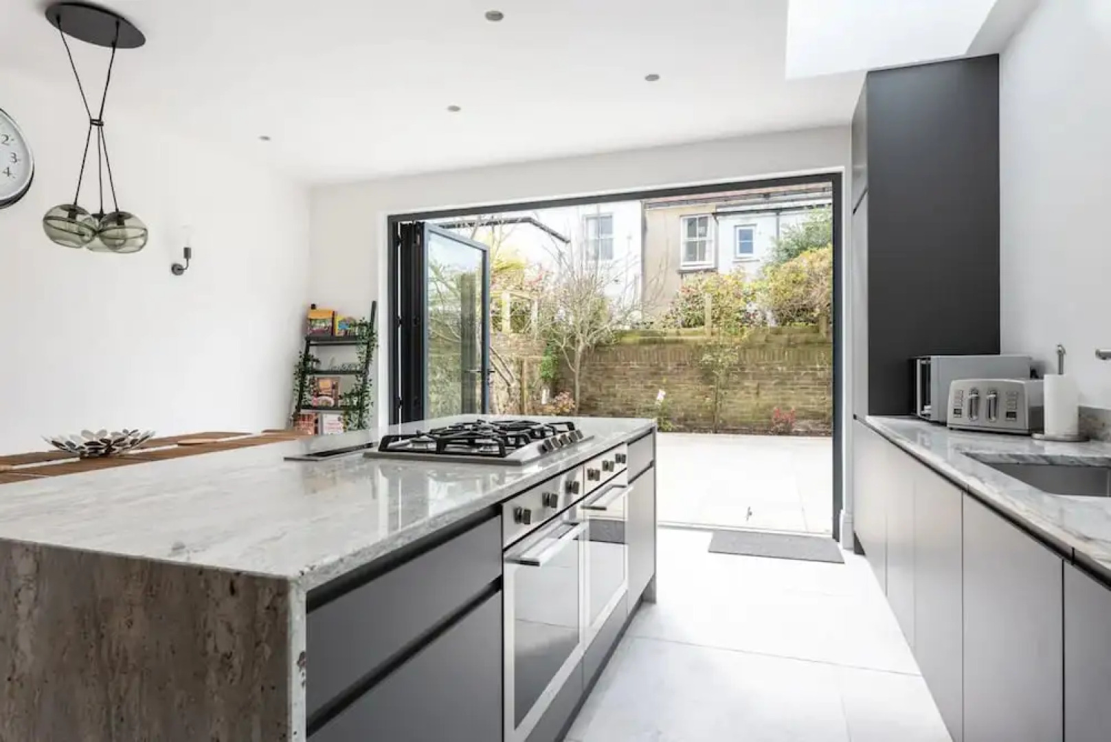 Brand New Luxurious 5 Bedroom Townhouse