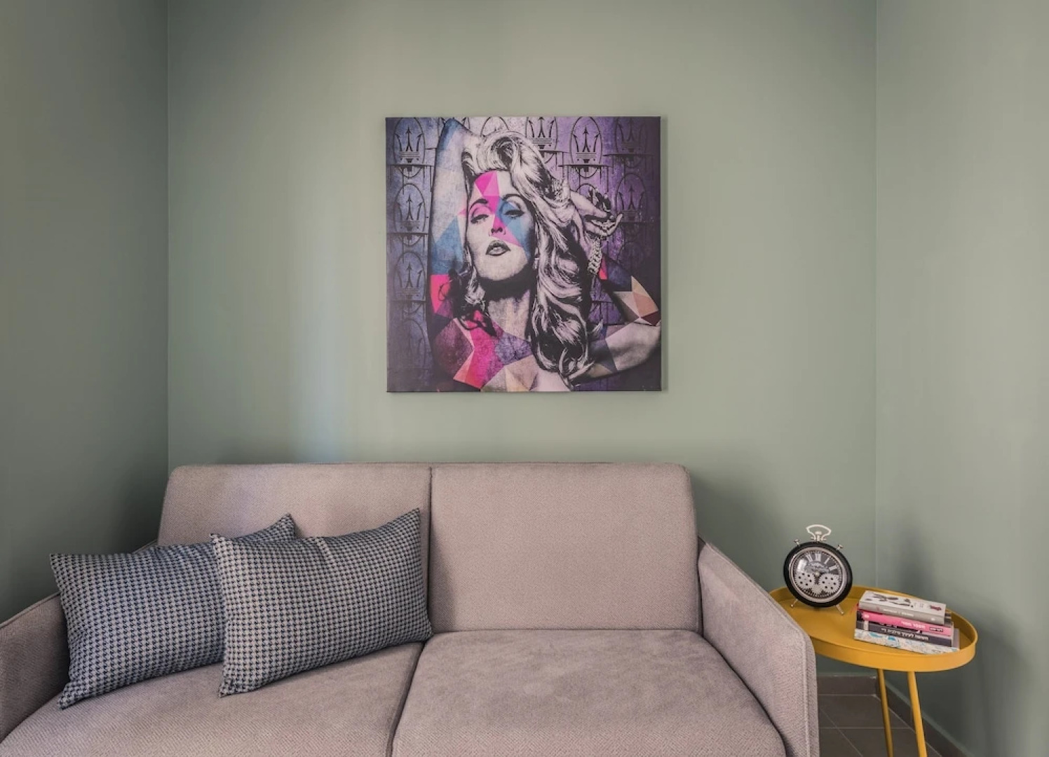 Stunning 4Bd Apt w/ Balcony, Parking & Sea Views by Sea N' Rent