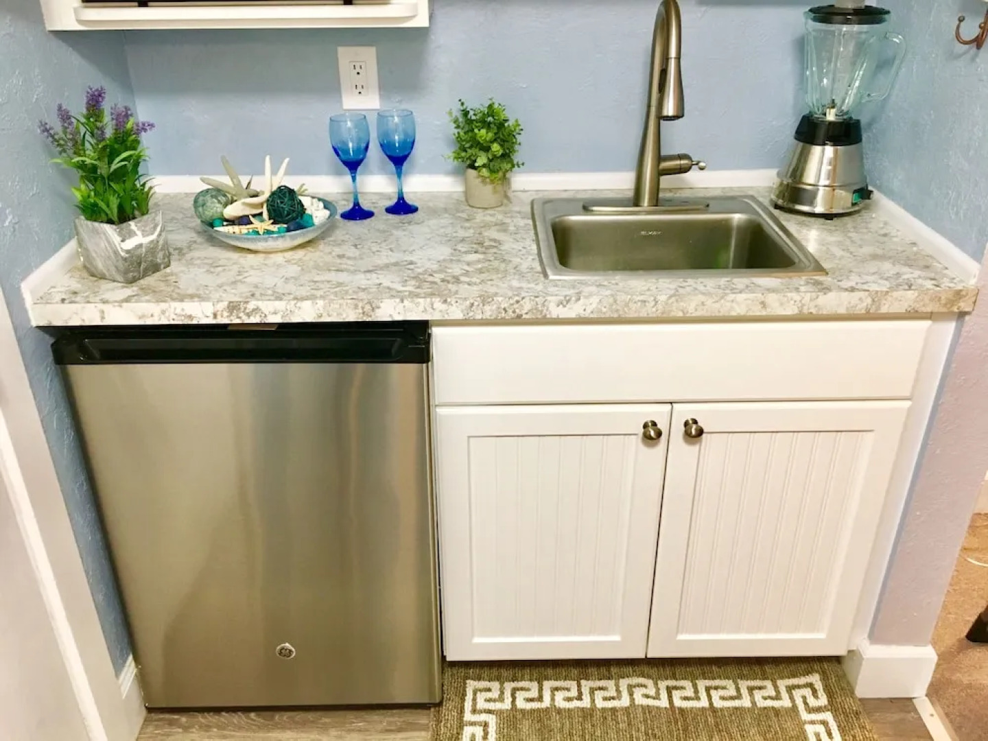 The Tradewinds Condo/Hotel