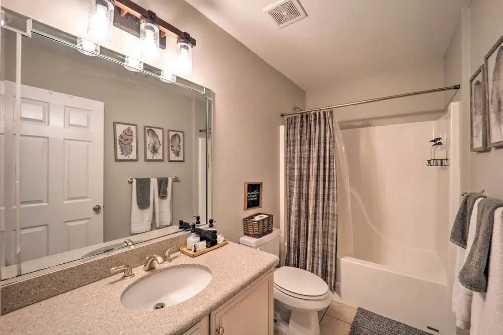 Hot Tub & Deck: Beech Mountain Family Cabin