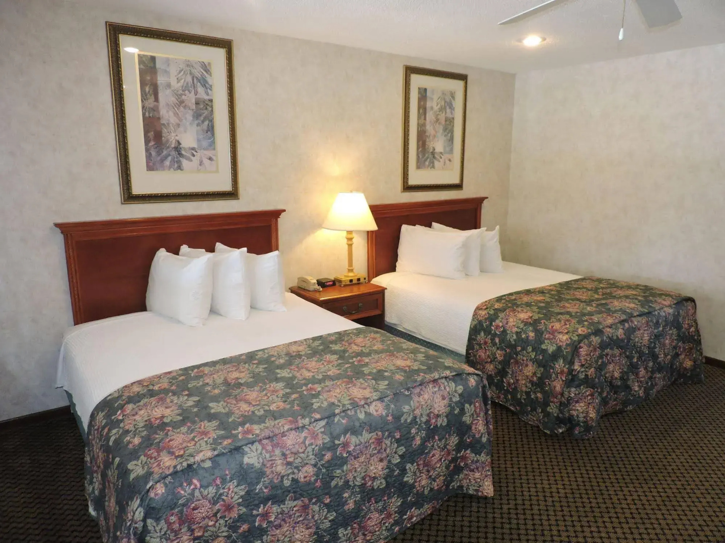 Indian Hills Inn & RV Park