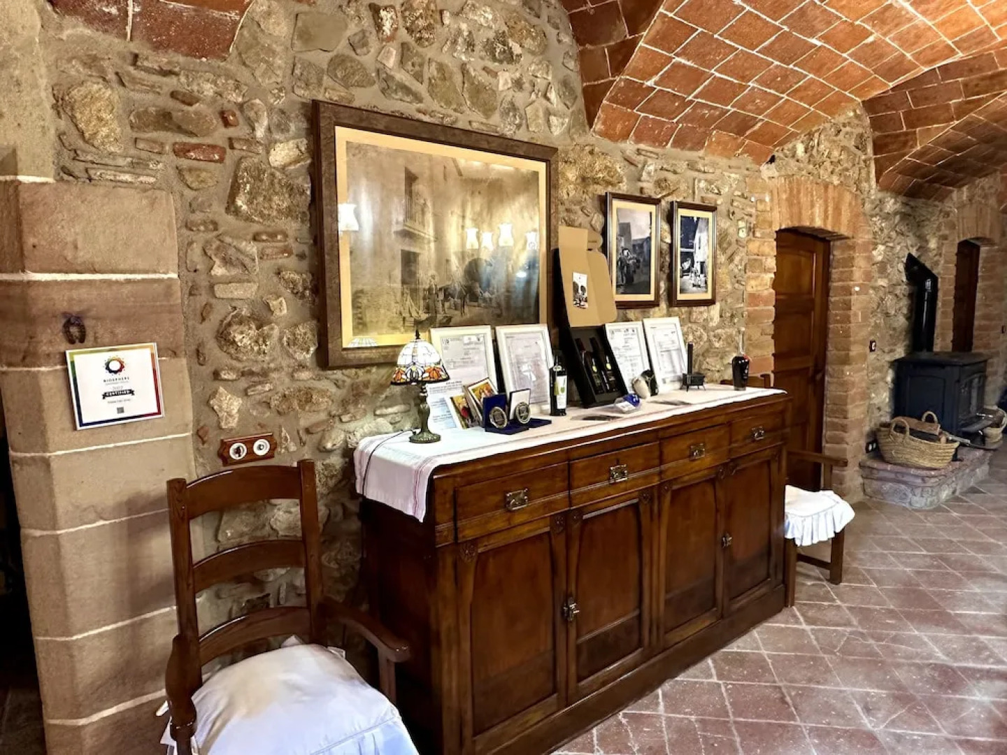 Masia Can Viver - Olive oil tourism B&B