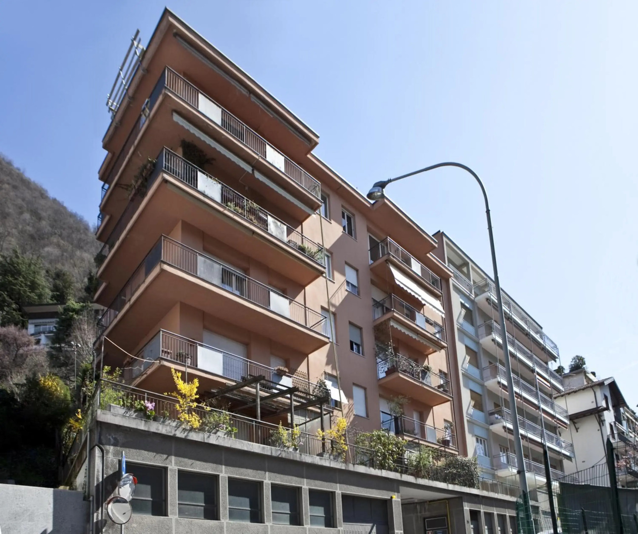 Silky House with Private Parking