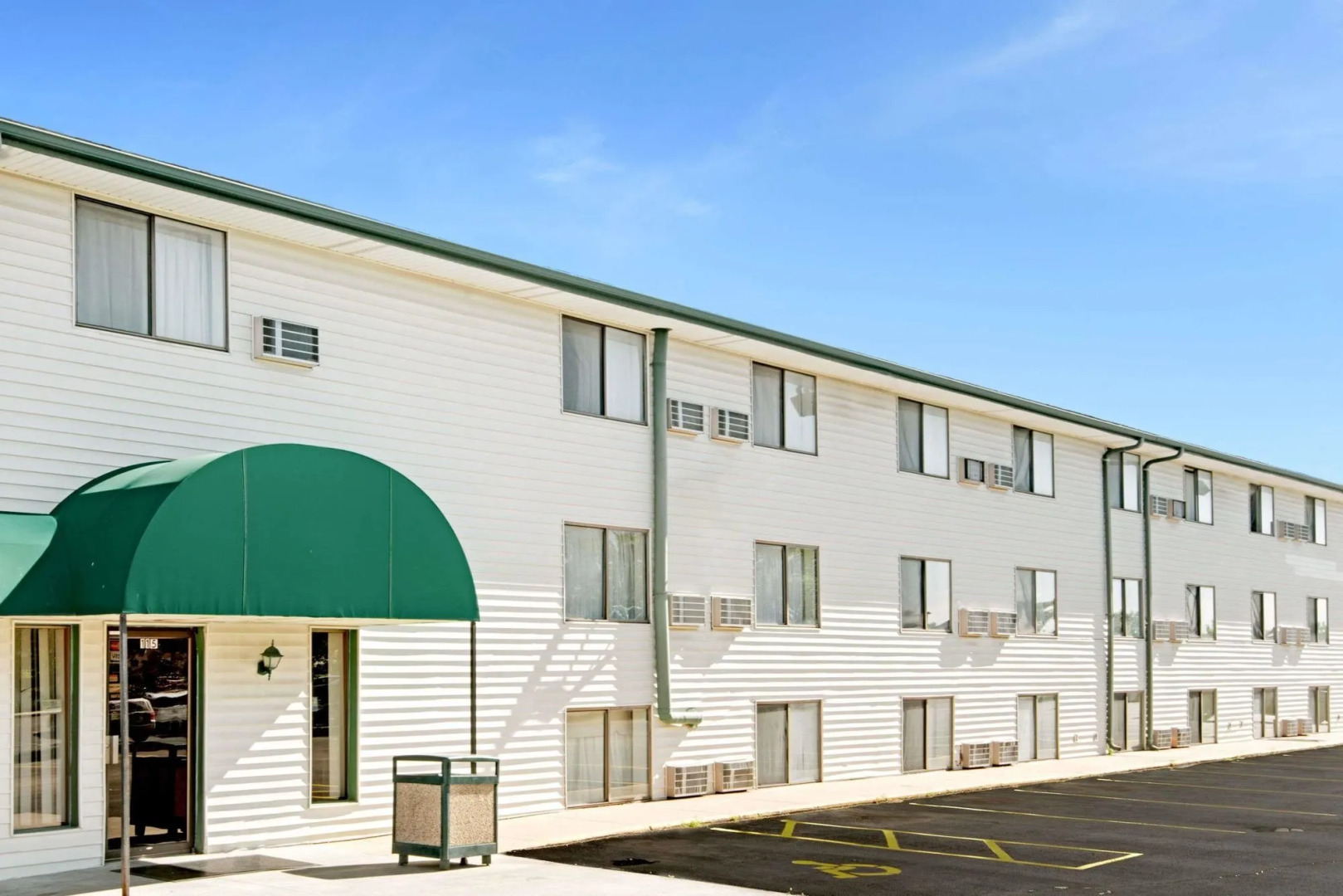 Baymont by Wyndham Liberty MO