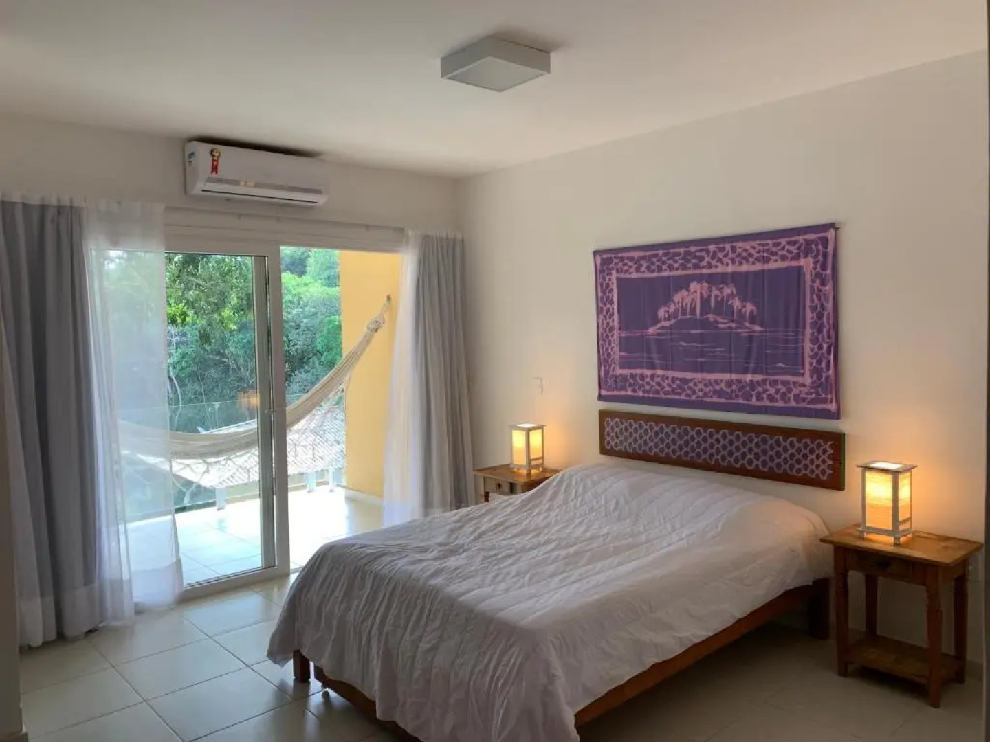 Praia da Ferradurinha Guest House