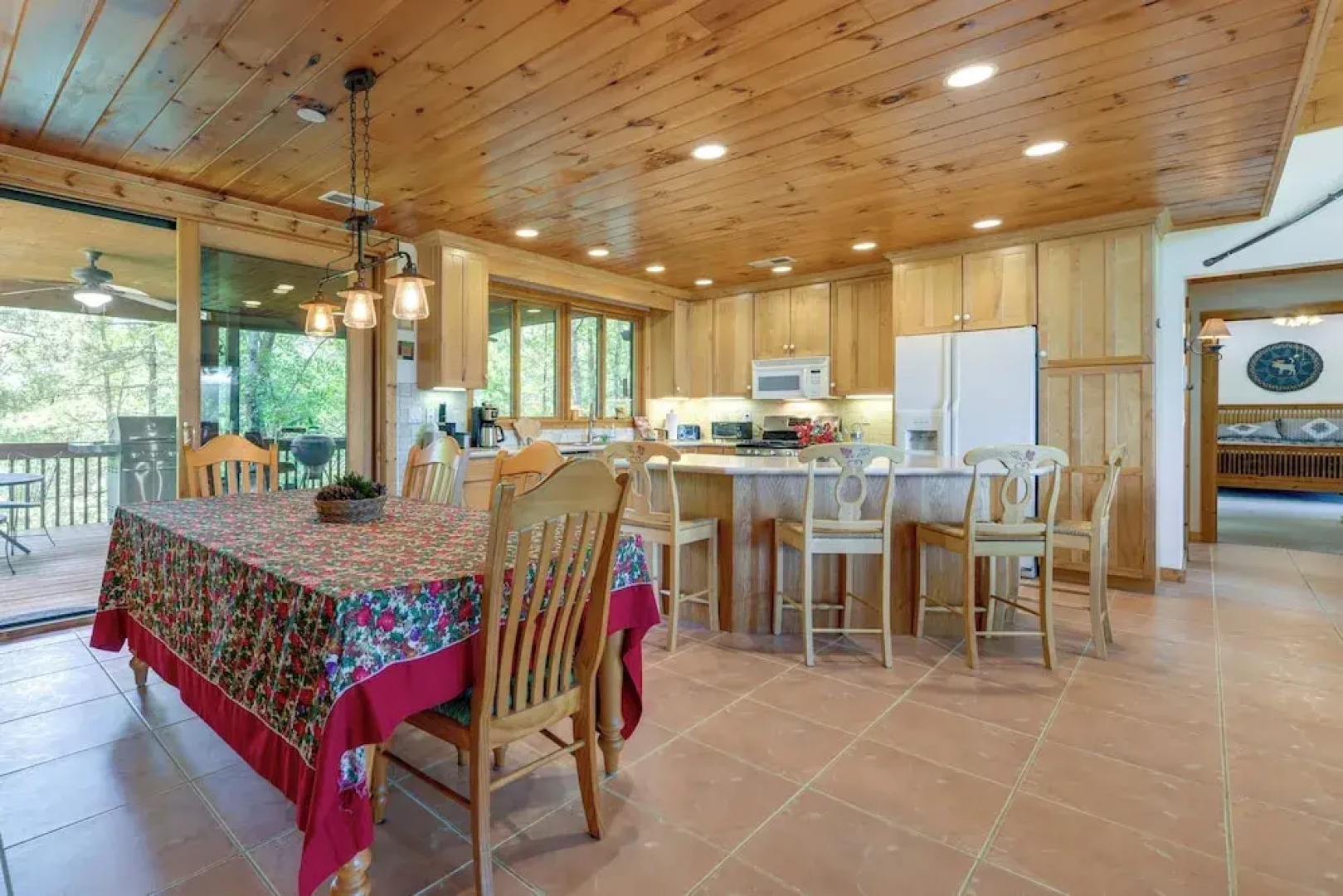 Almond Vacation Rental w/ Mountain Views!