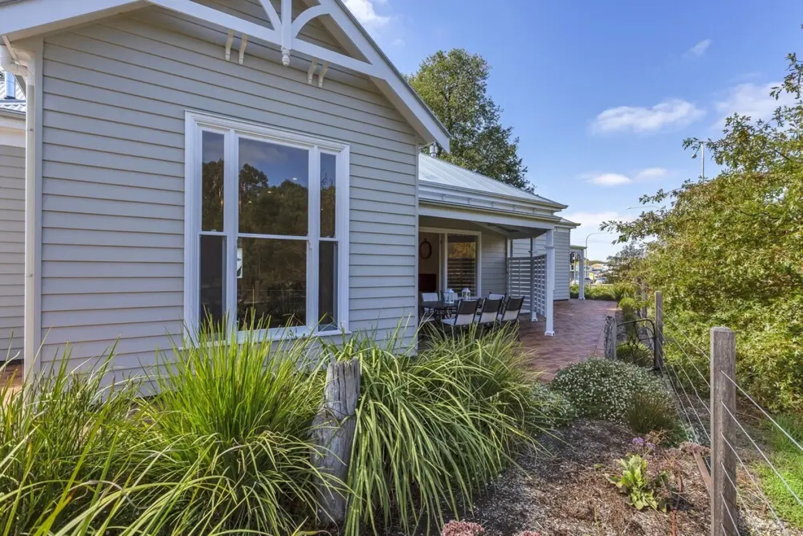 Grandview Accommodation - The Elm Tree Apartments