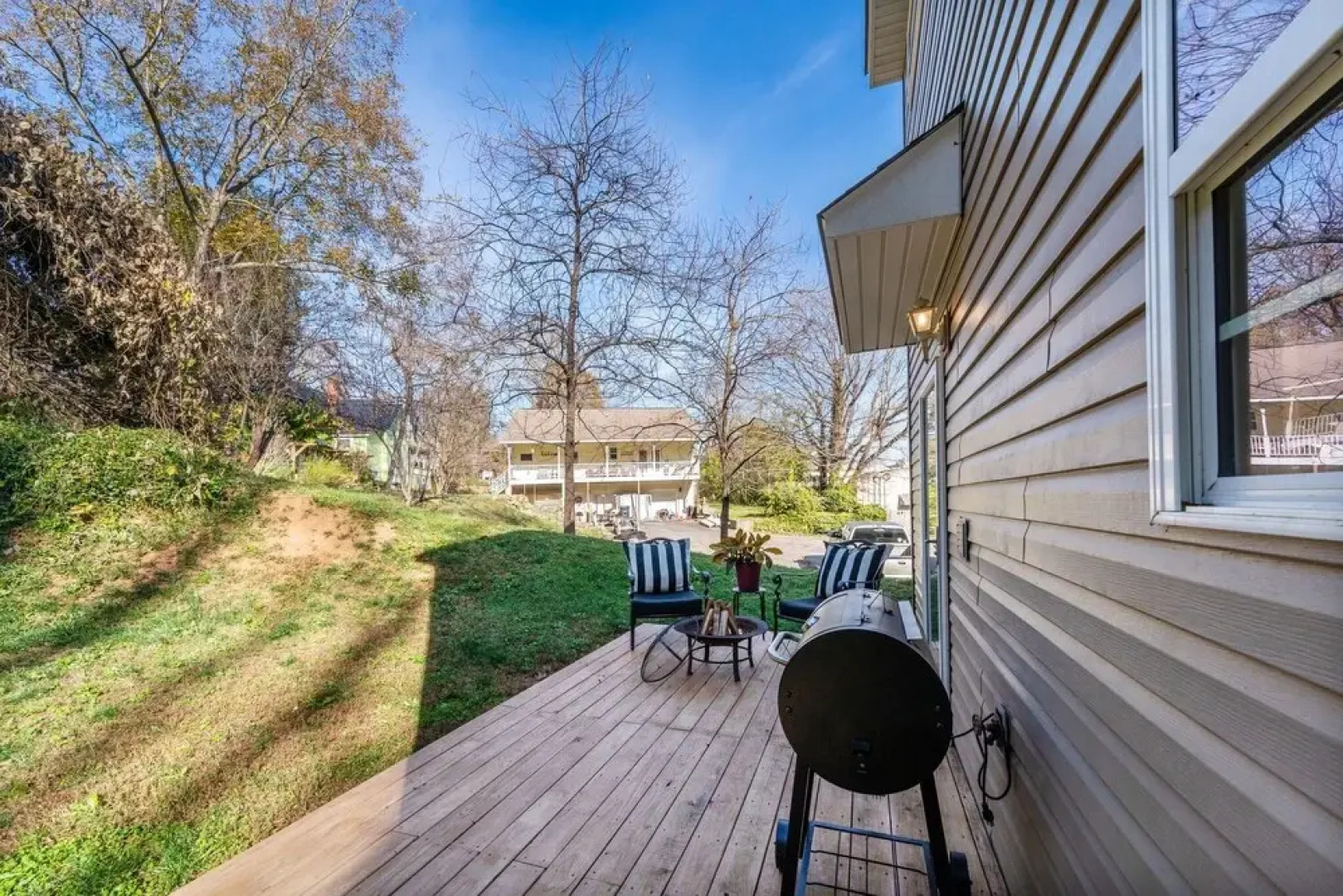 The Holly House In Downtown Demorest 2 Bedroom Home by Redawning