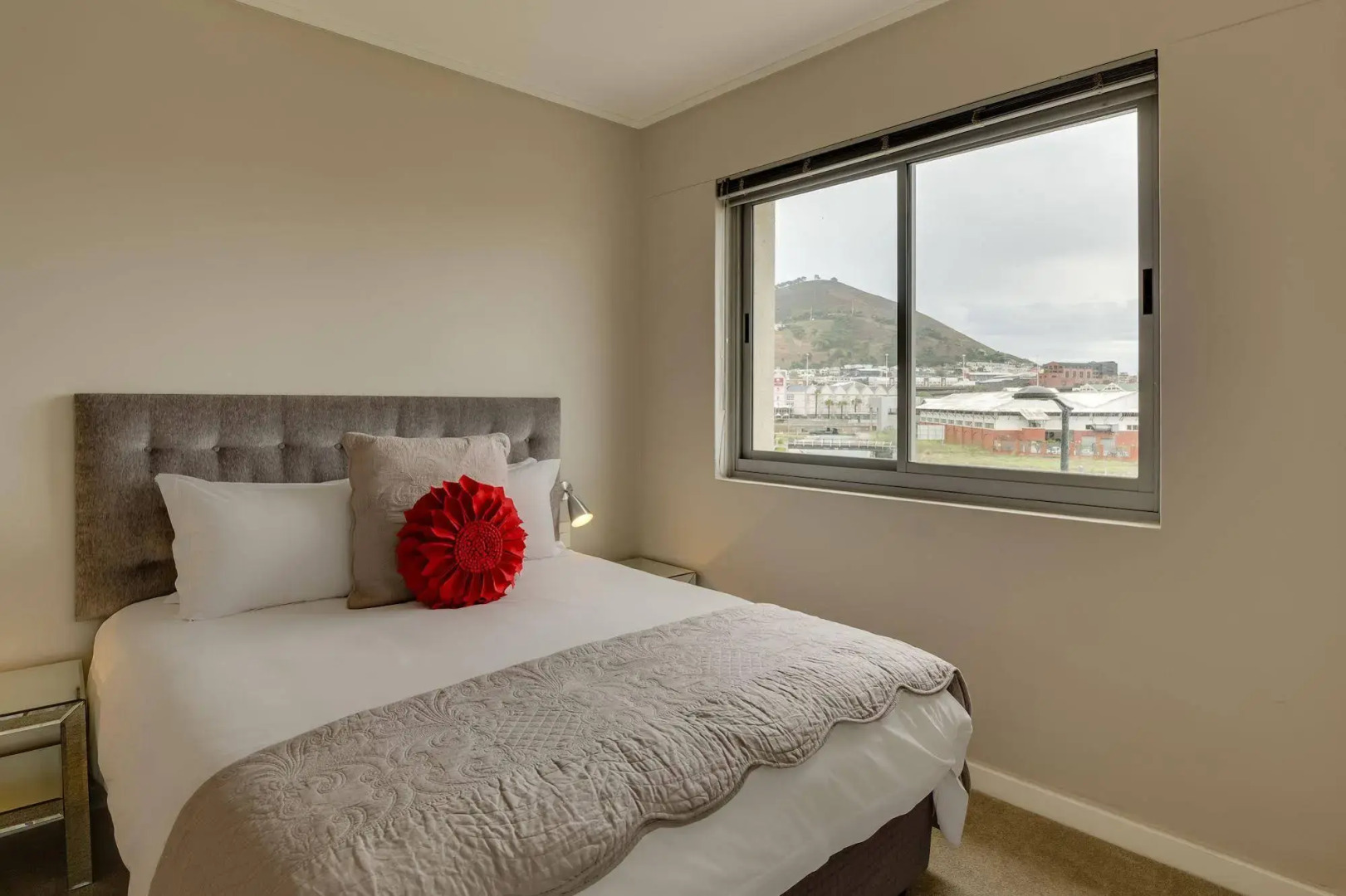 Harbour Bridge Luxury Apartments