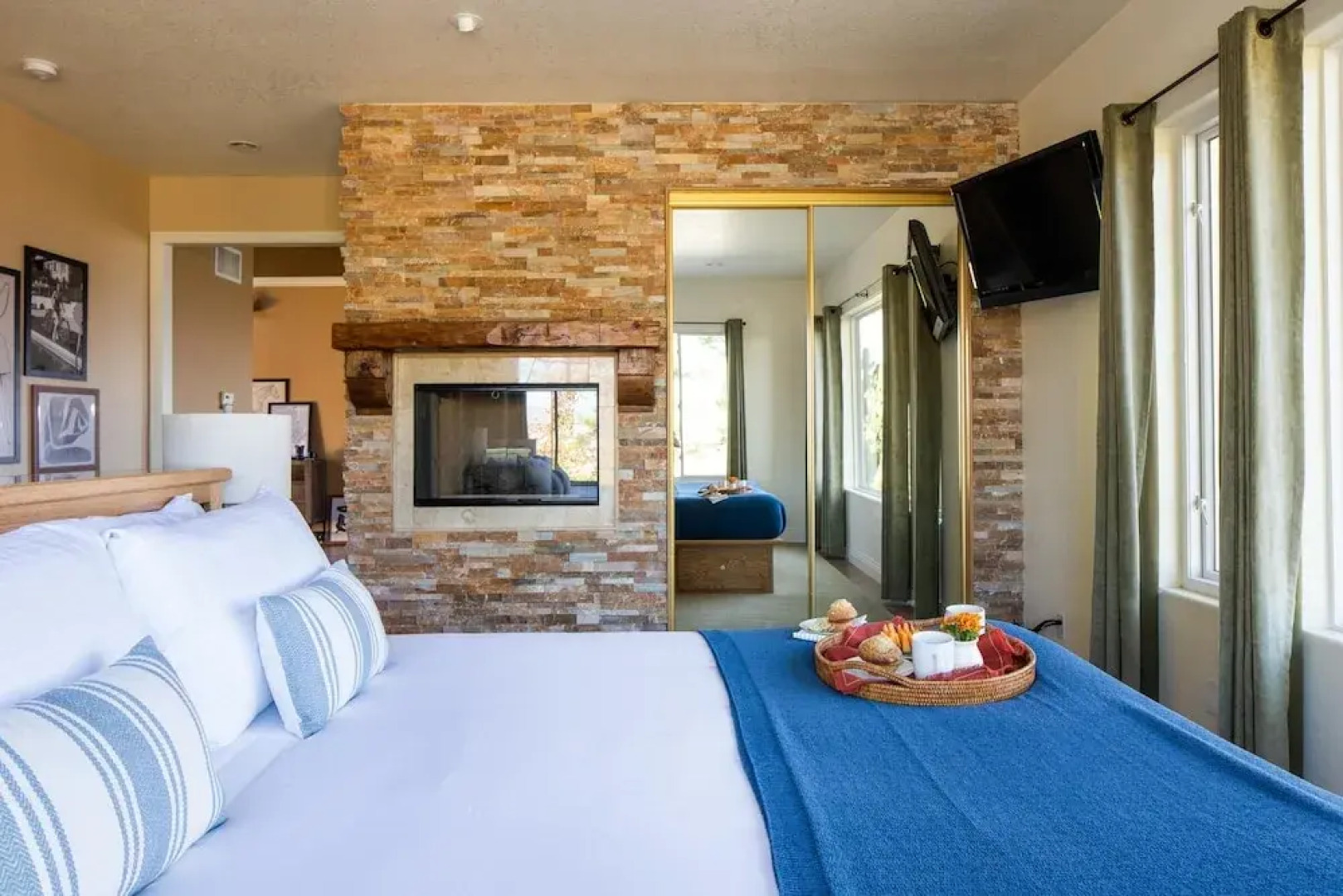 Glenoak by AvantStay | Sleeps 16! 4.5 Acres w/ Spa & Panoramic Man Views