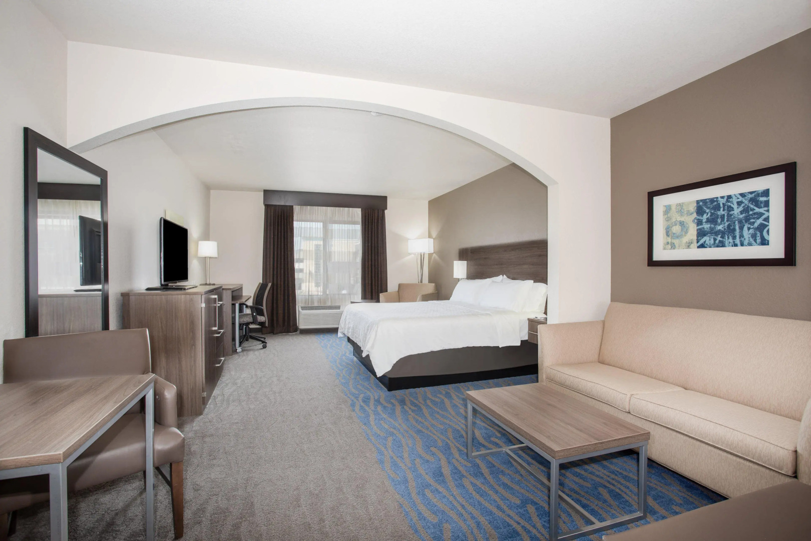 Holiday Inn Express & Suites Manhattan by IHG