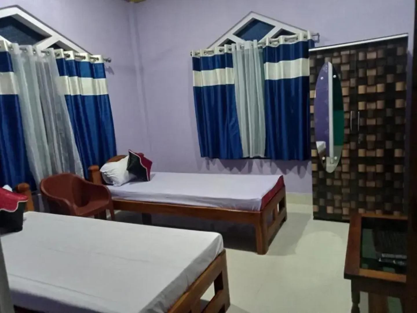 OYO 19930 Hotel Holiday Palace