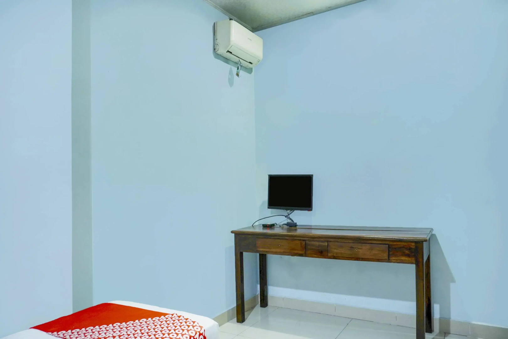 RedDoorz Plus @ Cikarang