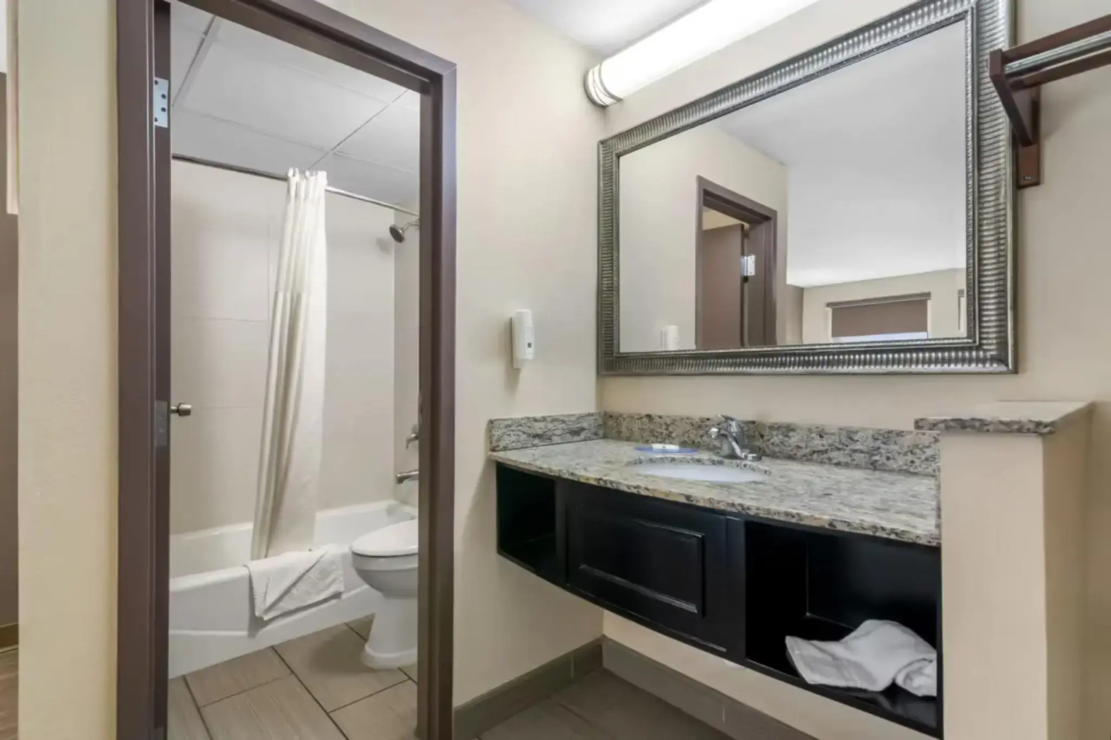 Quality Inn Waterbury East