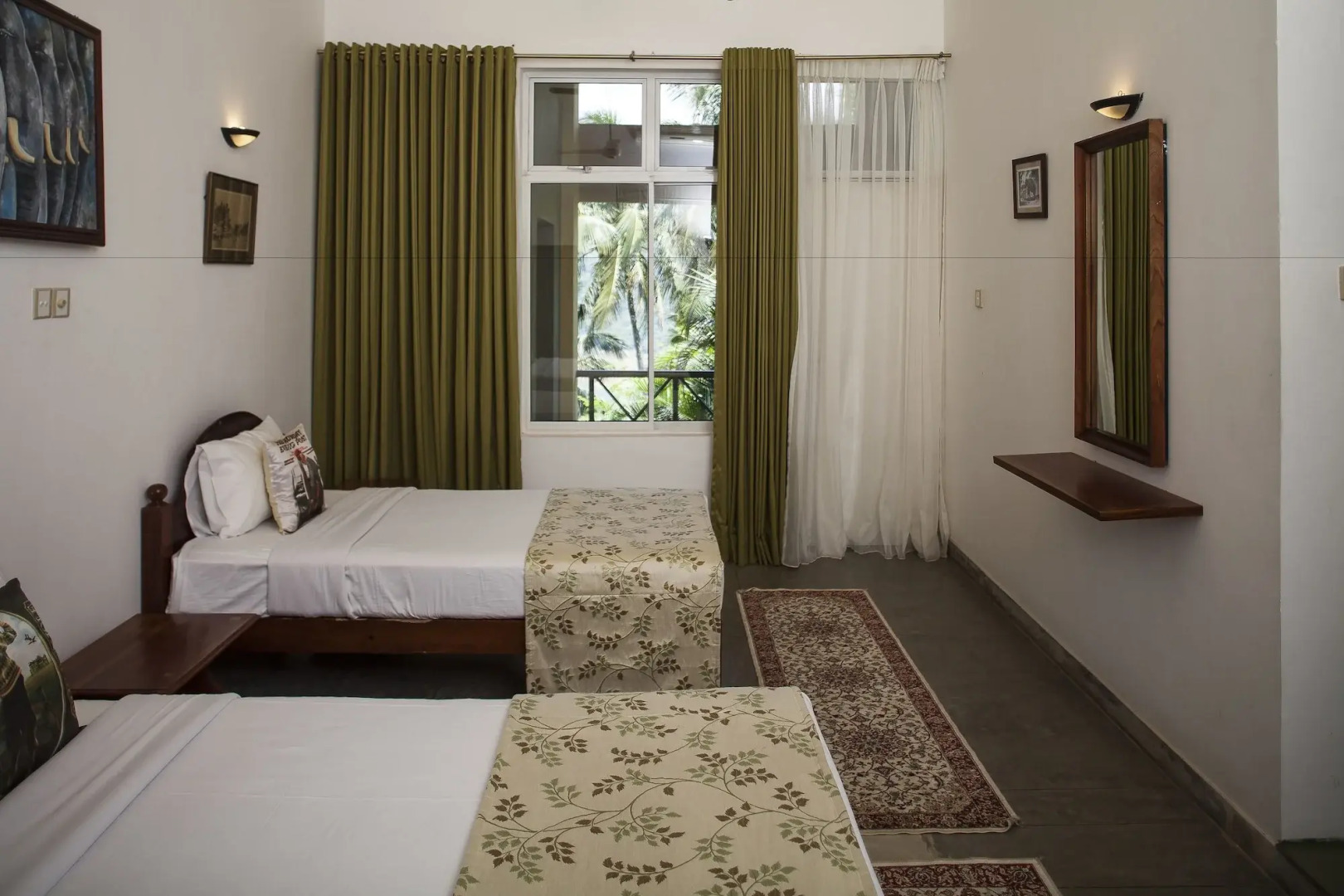 The Albatross, Kandy