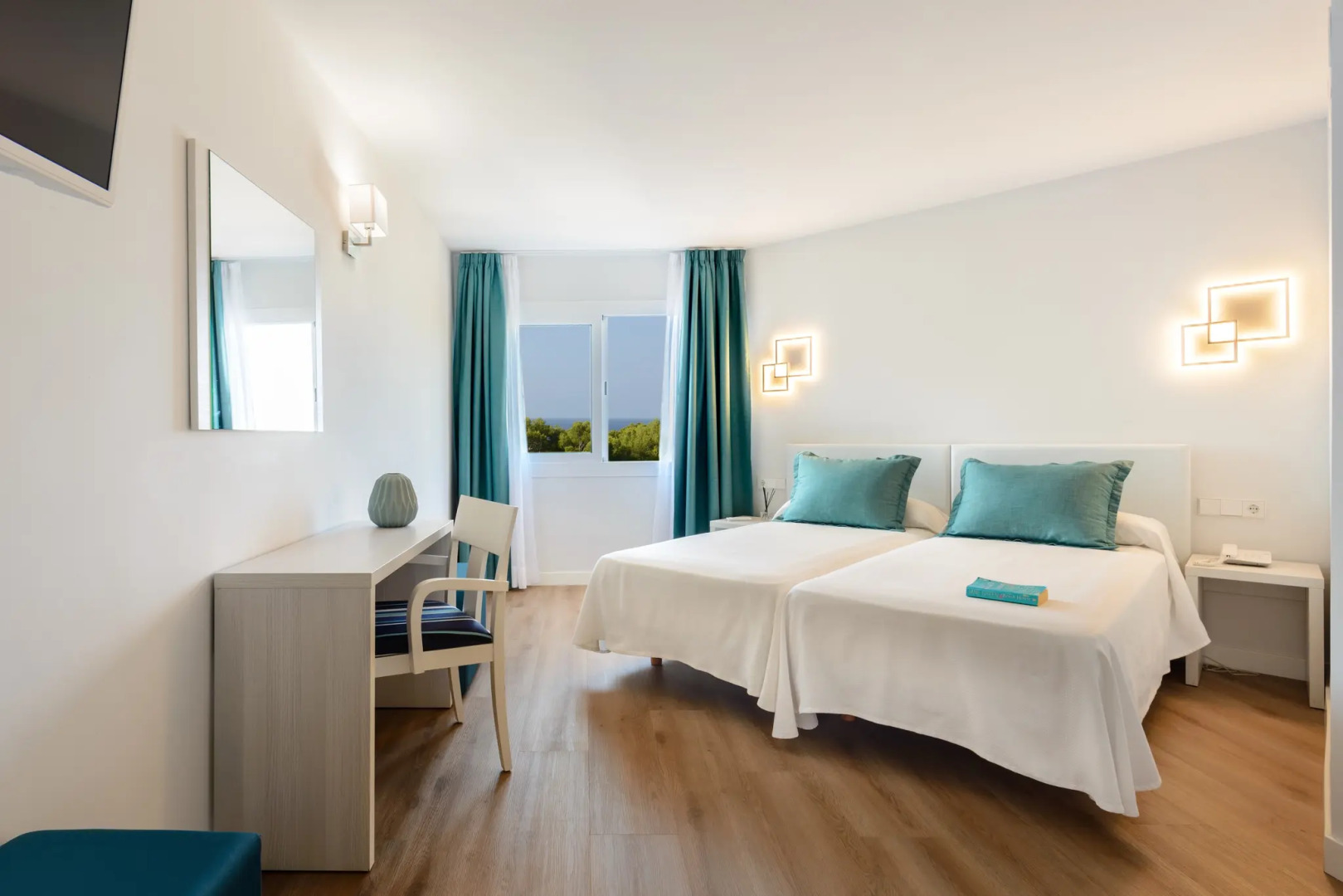 Отель Vibra Beverly Playa