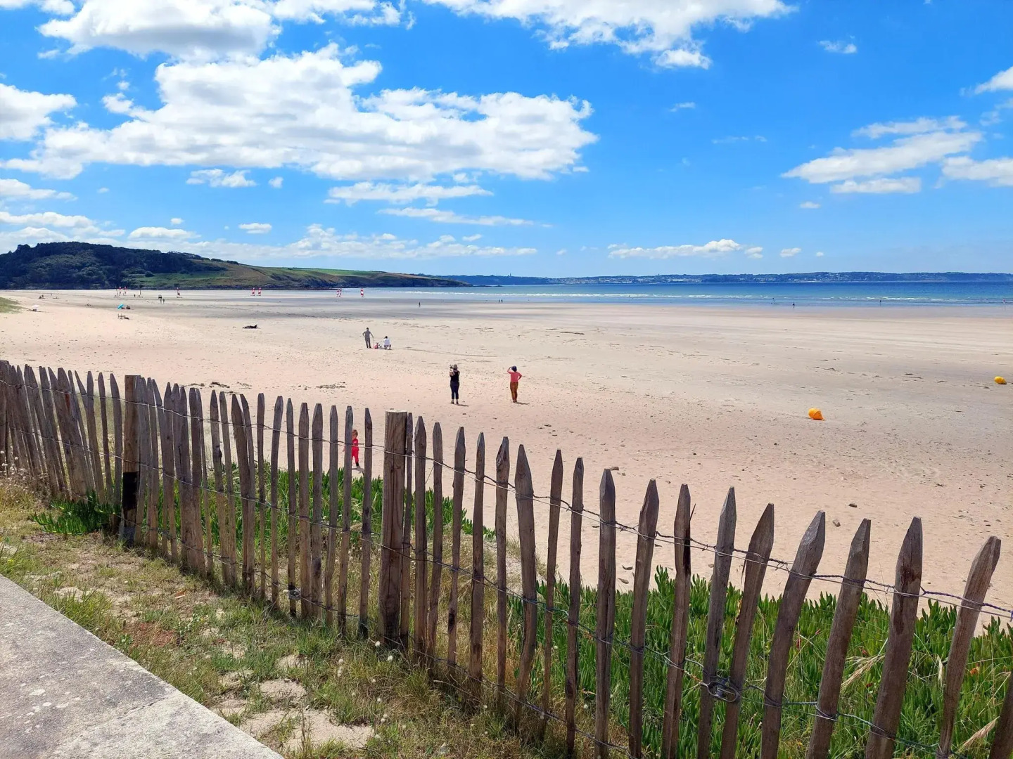 Apartment in top location, sea view, direct access to the beach, Plonévez-Porzay