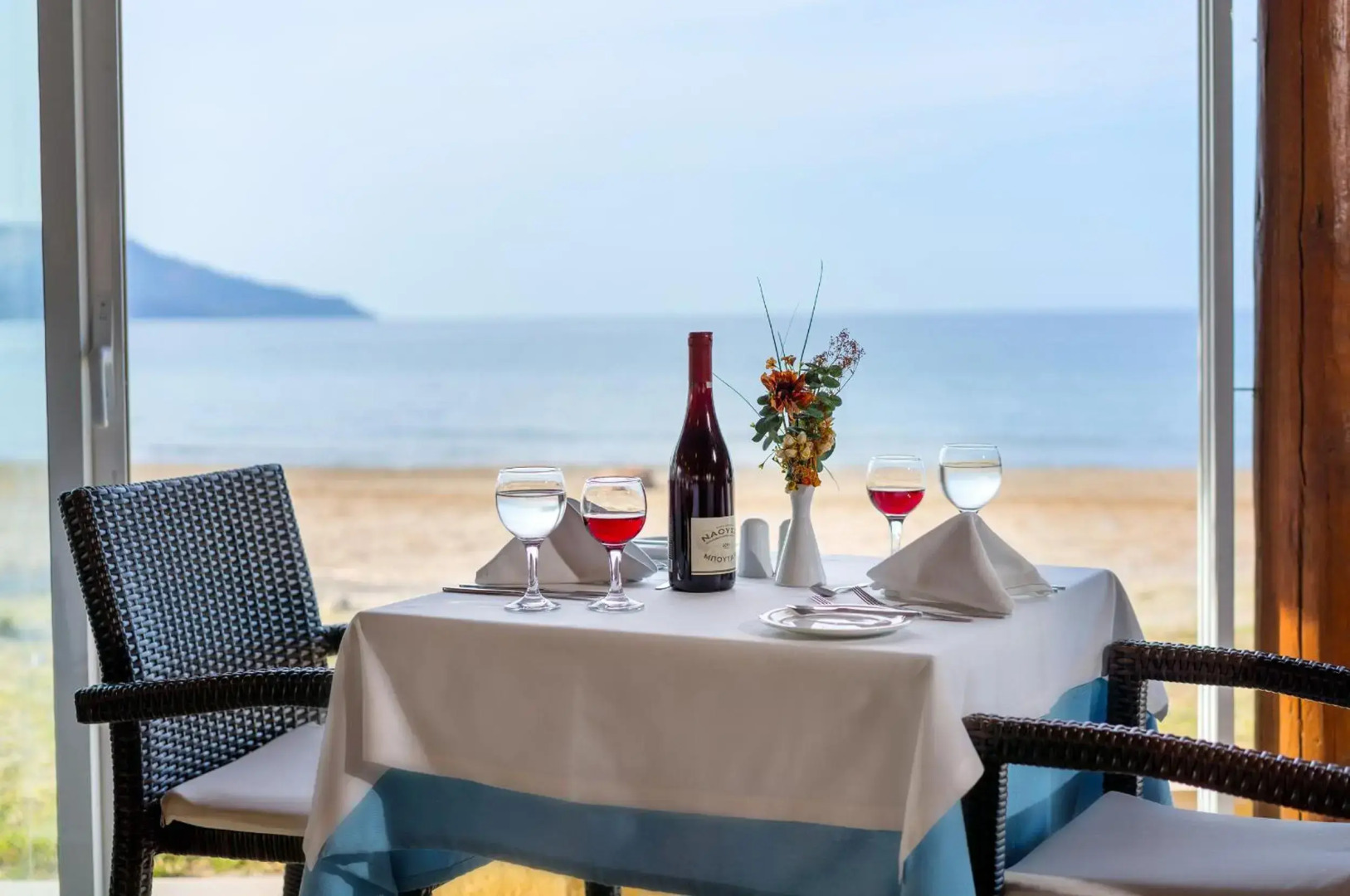 Happy Days Beach Hotel & Bungalows