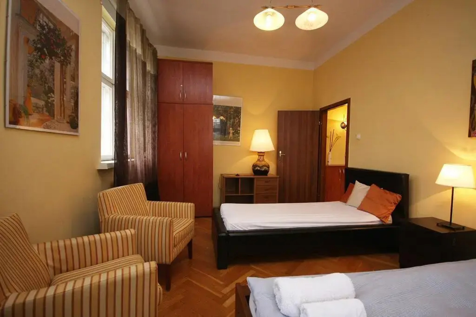 24W Apartments Rynek