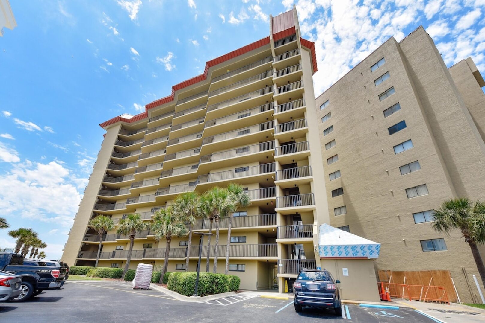 Summerhouse by Book That Condo