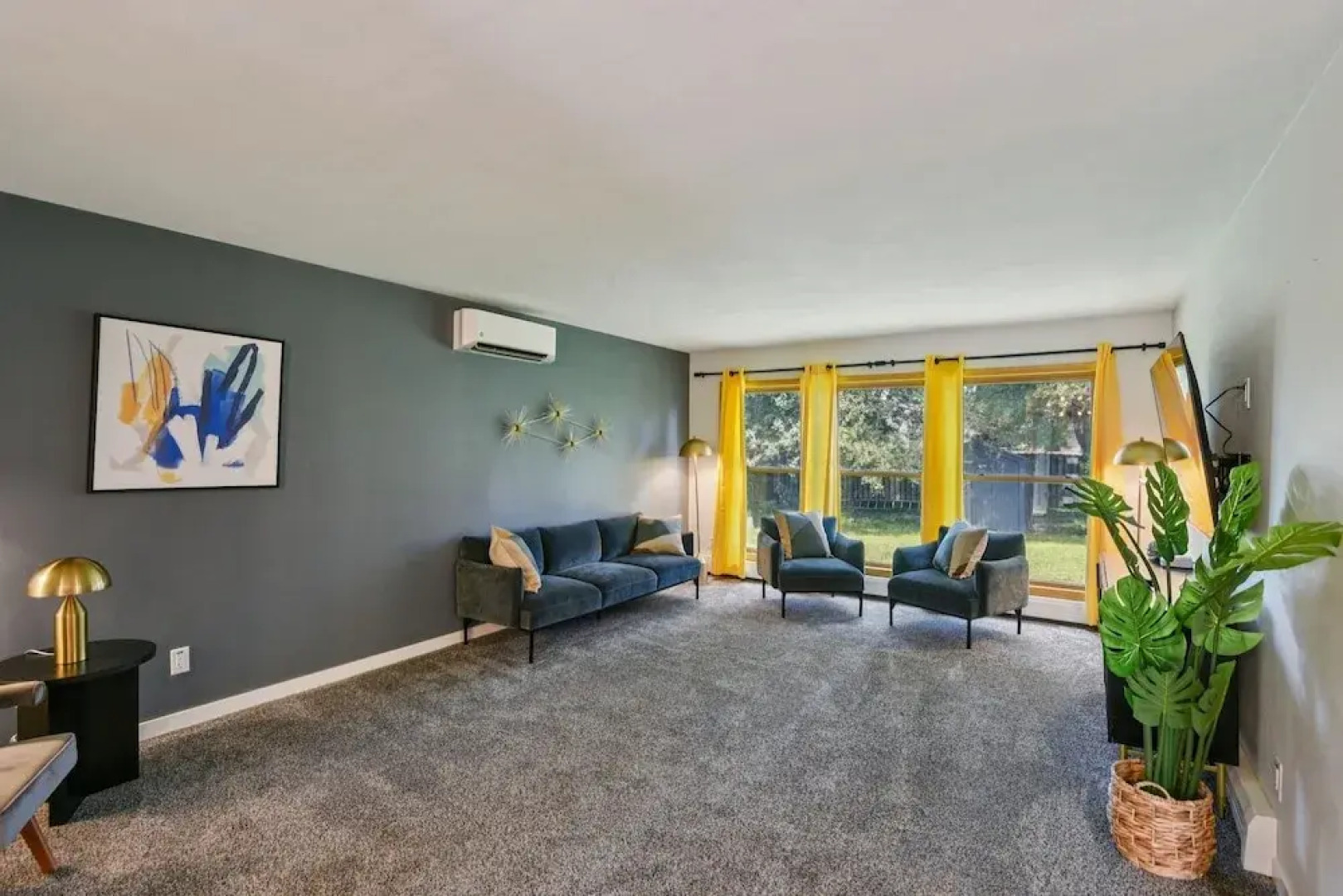 Iowa City 4br Backyard Walk To Stadium 4 Bedroom Home