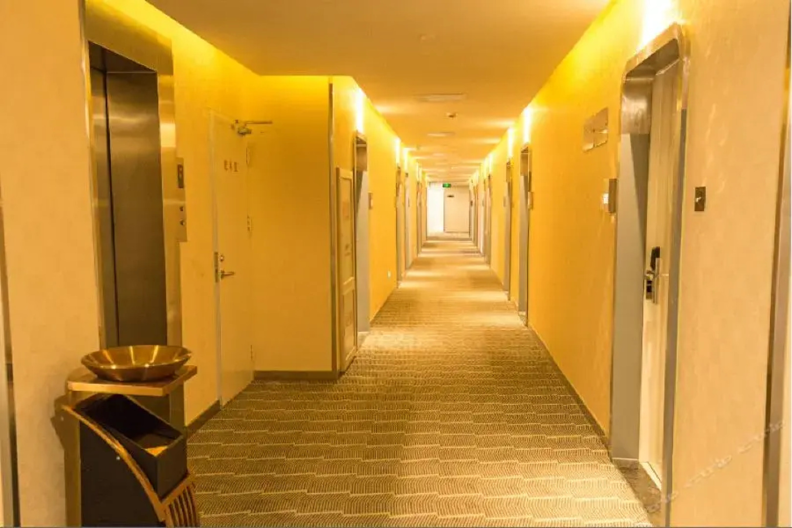 Zsmart Hotel (Beijing West Railway Station North Square)