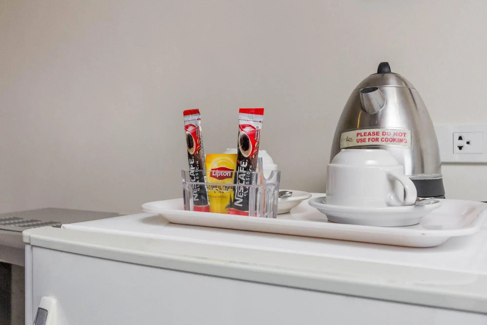 ZEN Rooms Cortes Street