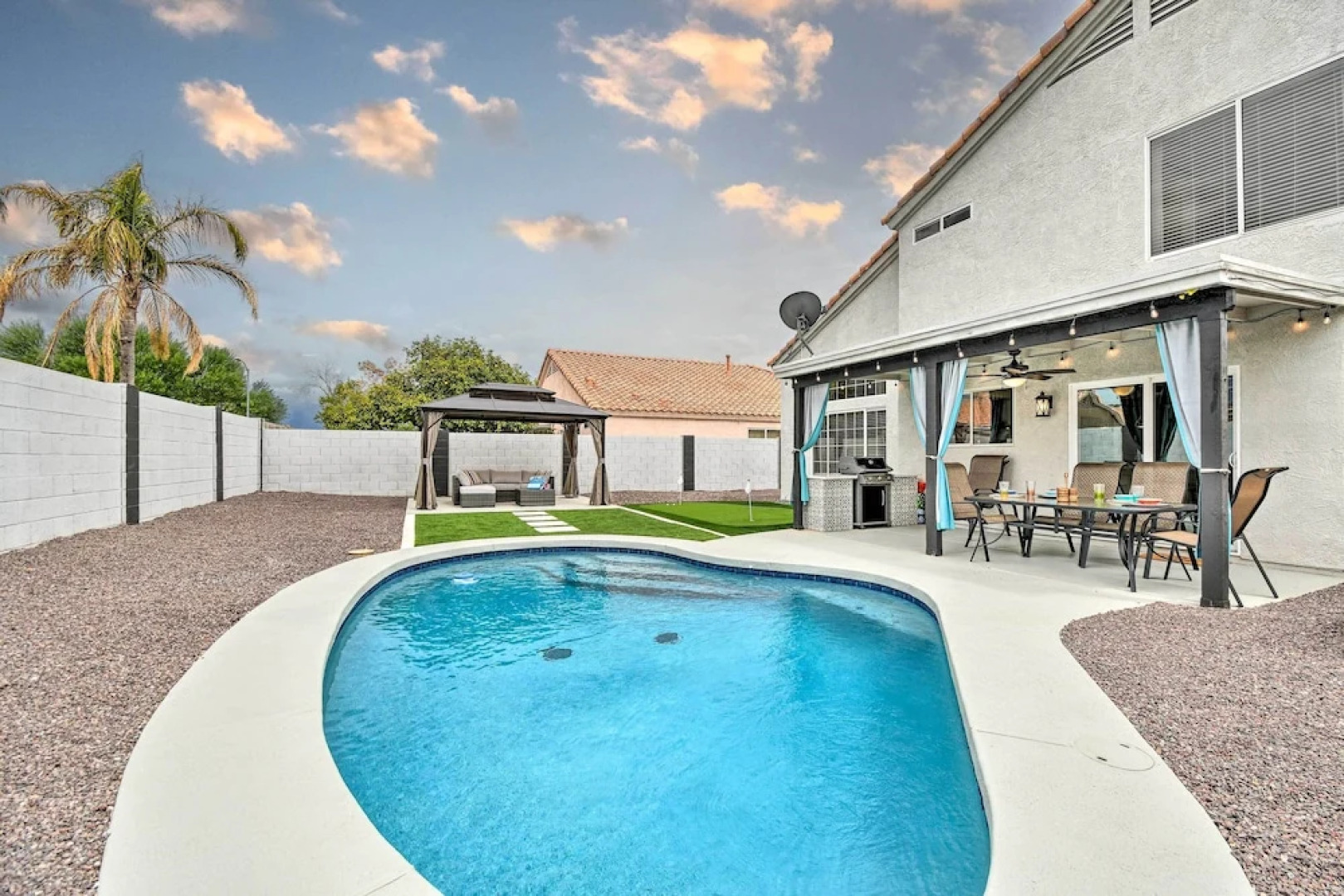 Peoria Oasis w/ Saltwater Pool & Putting Green!