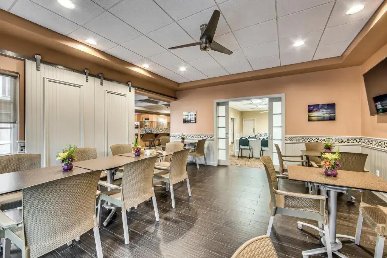 Inn of Naples, Tapestry Collection by Hilton