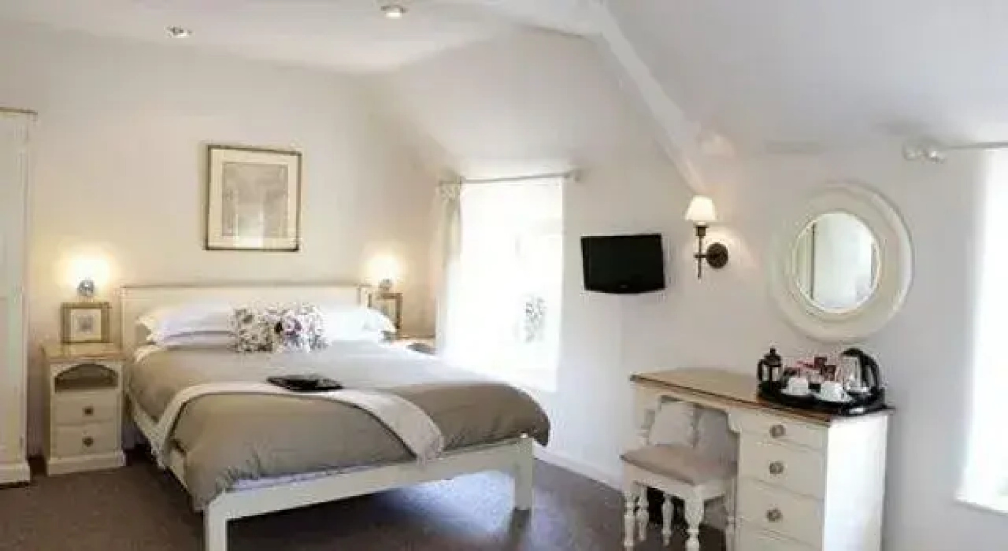 The Hollow Bottom - B&B