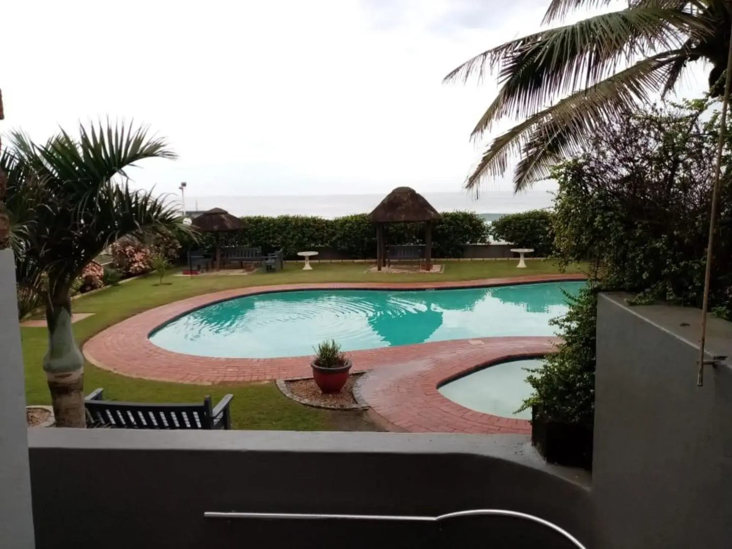 Inyoni Rocks Cabanas No 40