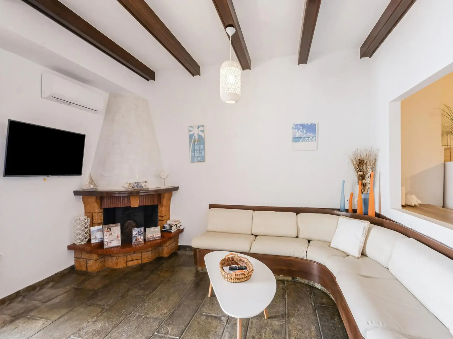 Comfortable Holiday Home With Terrace