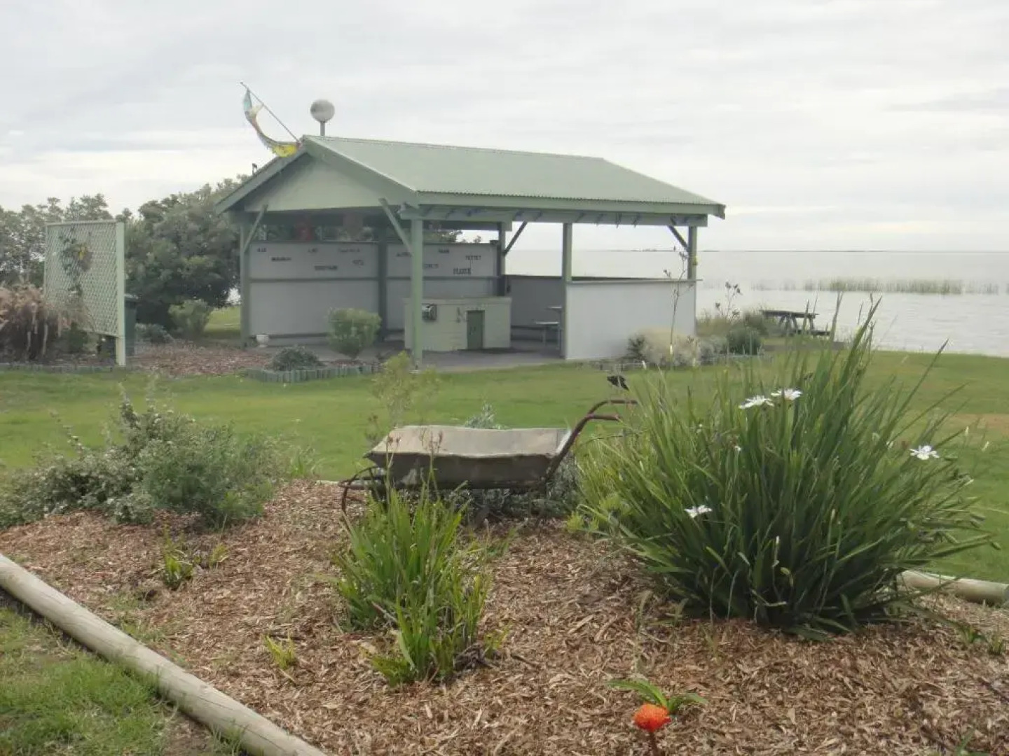 Lake Albert Caravan Park