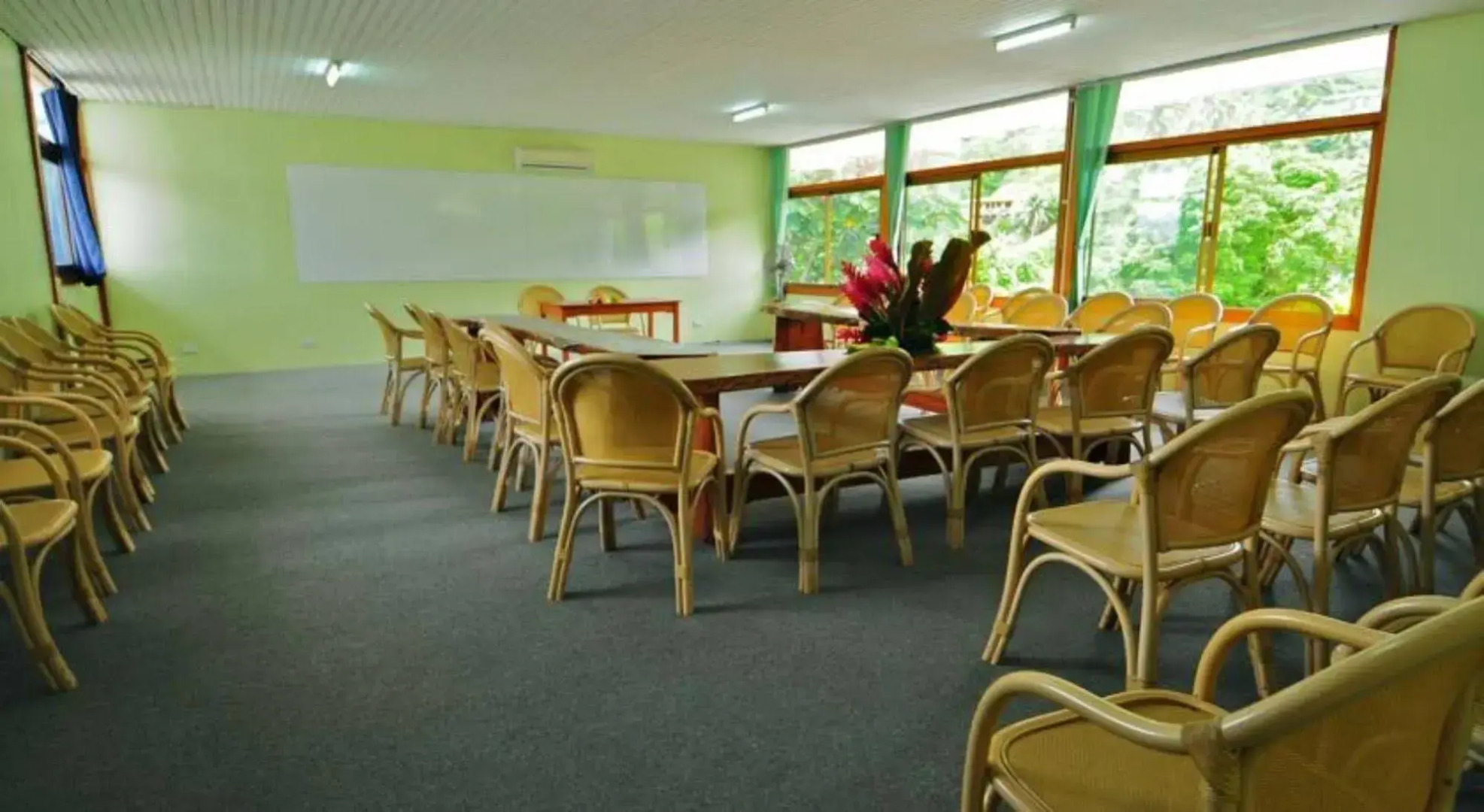 Savusavu Hot Springs Hotel