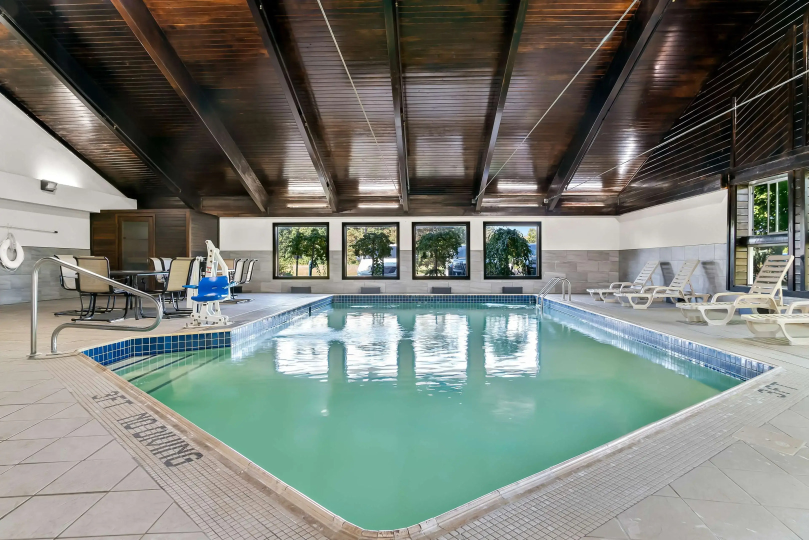 Best Western Plus Flint Airport Inn & Suites