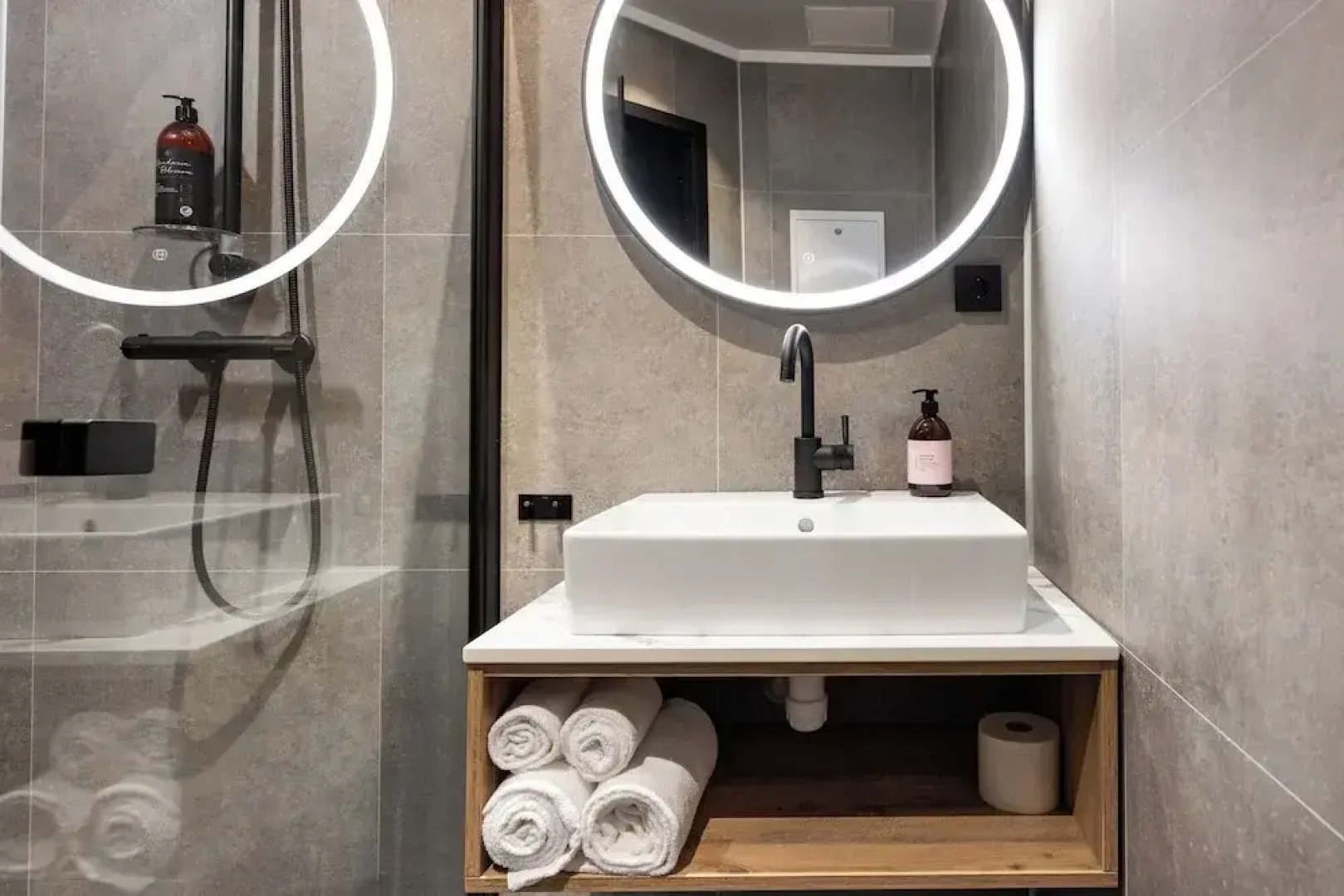 Stryn House - Hotel & Apartments