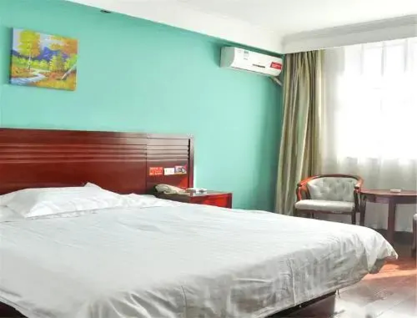 Dunhua Eastern Business Hotel