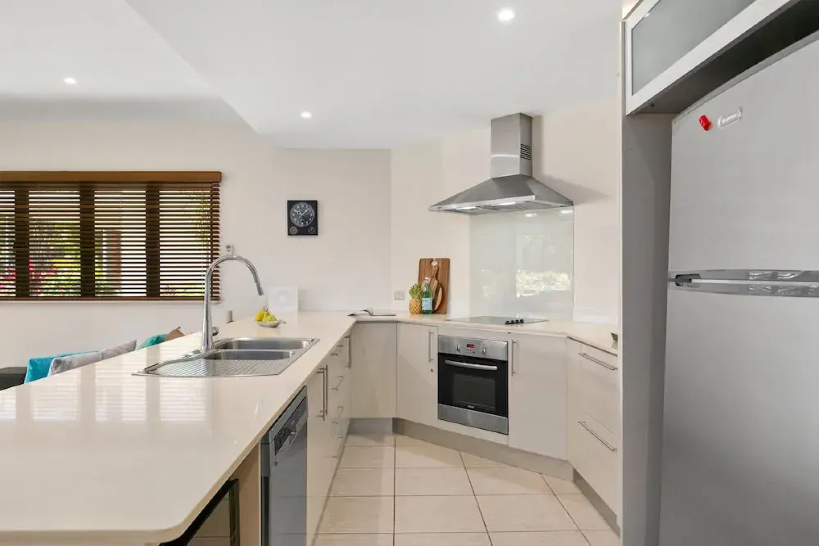 Beachfront Apartment with Ocean Views