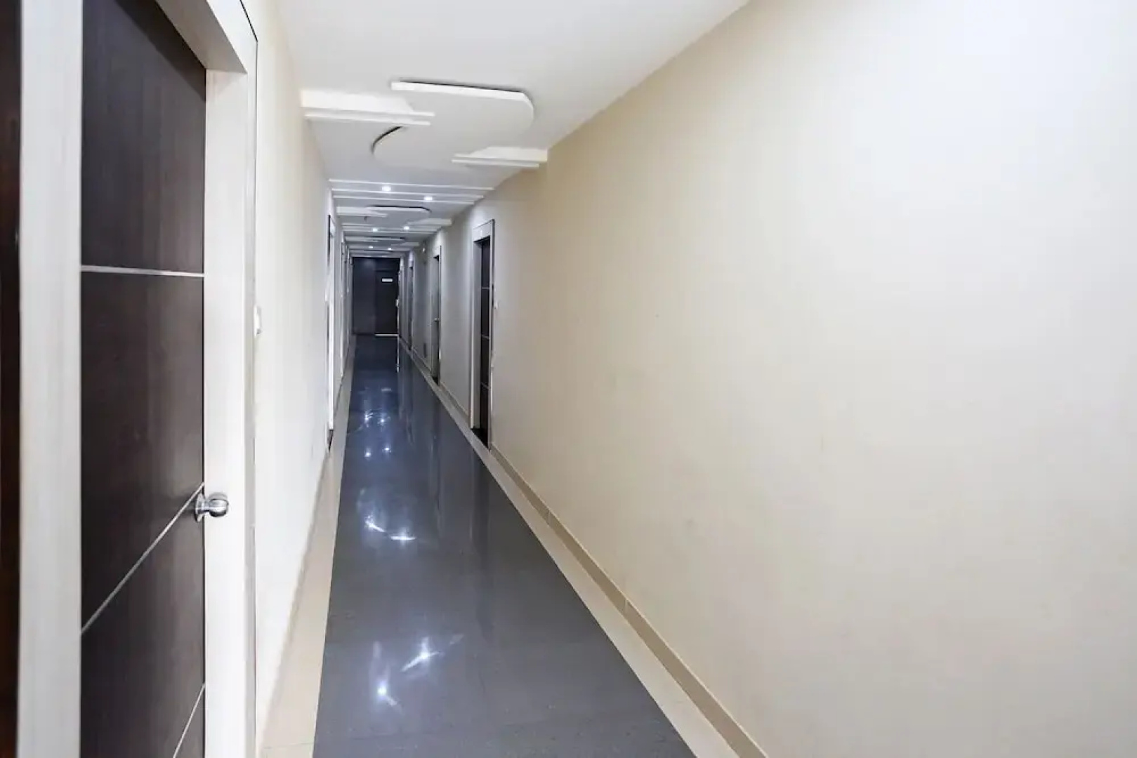 OYO 3066 D2 Holiday Inn
