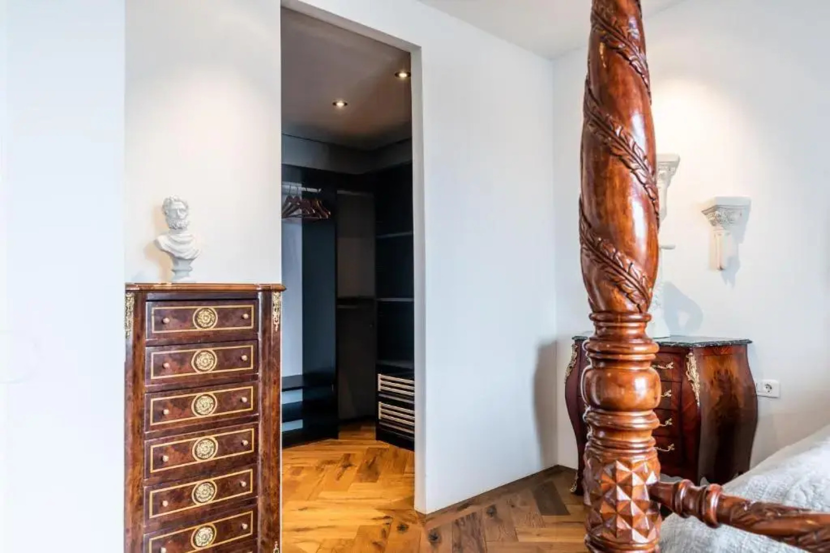 ICELAND SJF Villa , Hot tub & Outdoor Sauna Amazing Mountains View - 15 min to downtown