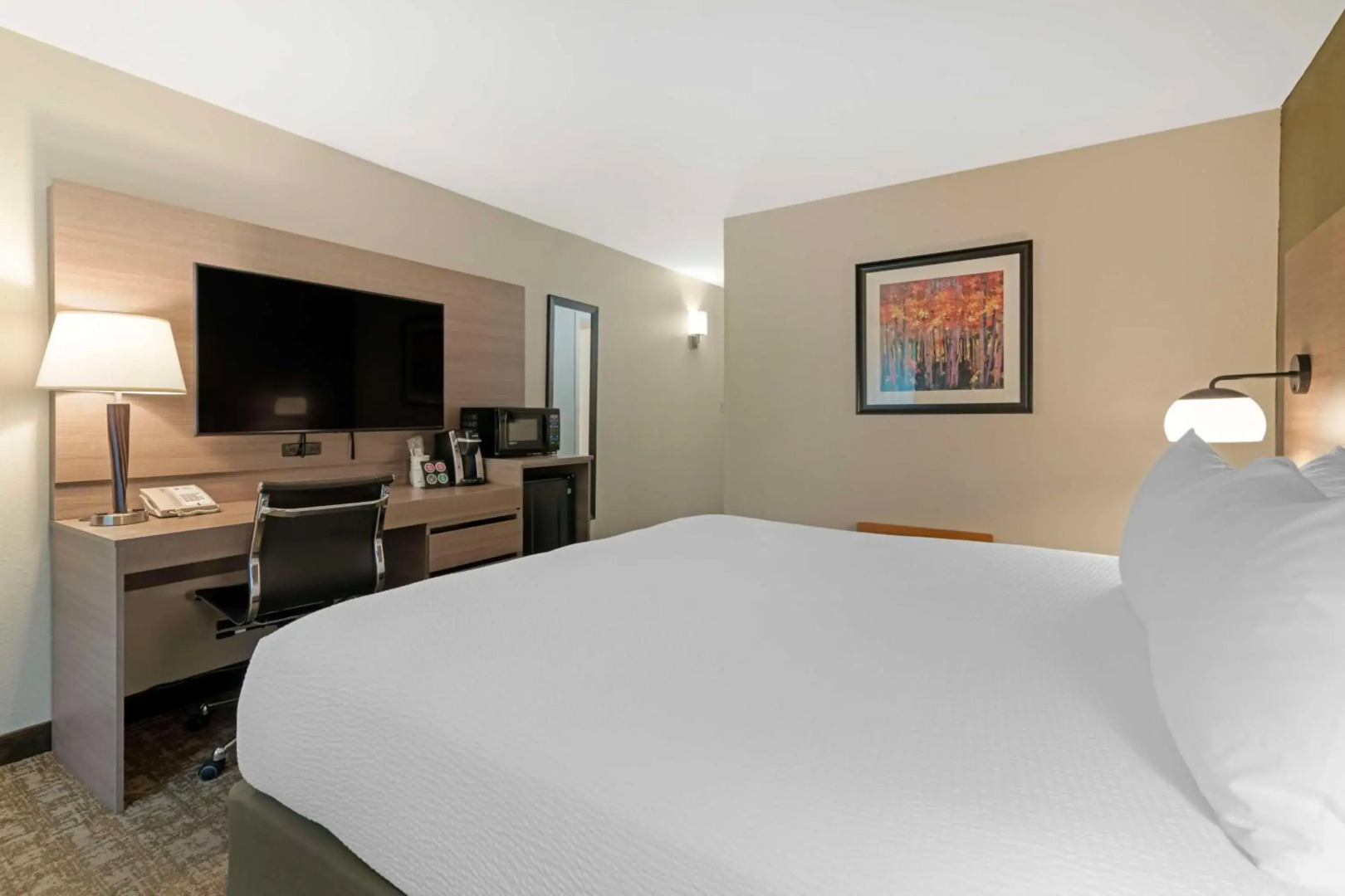 Best Western Plus Windjammer Inn & Conference Center