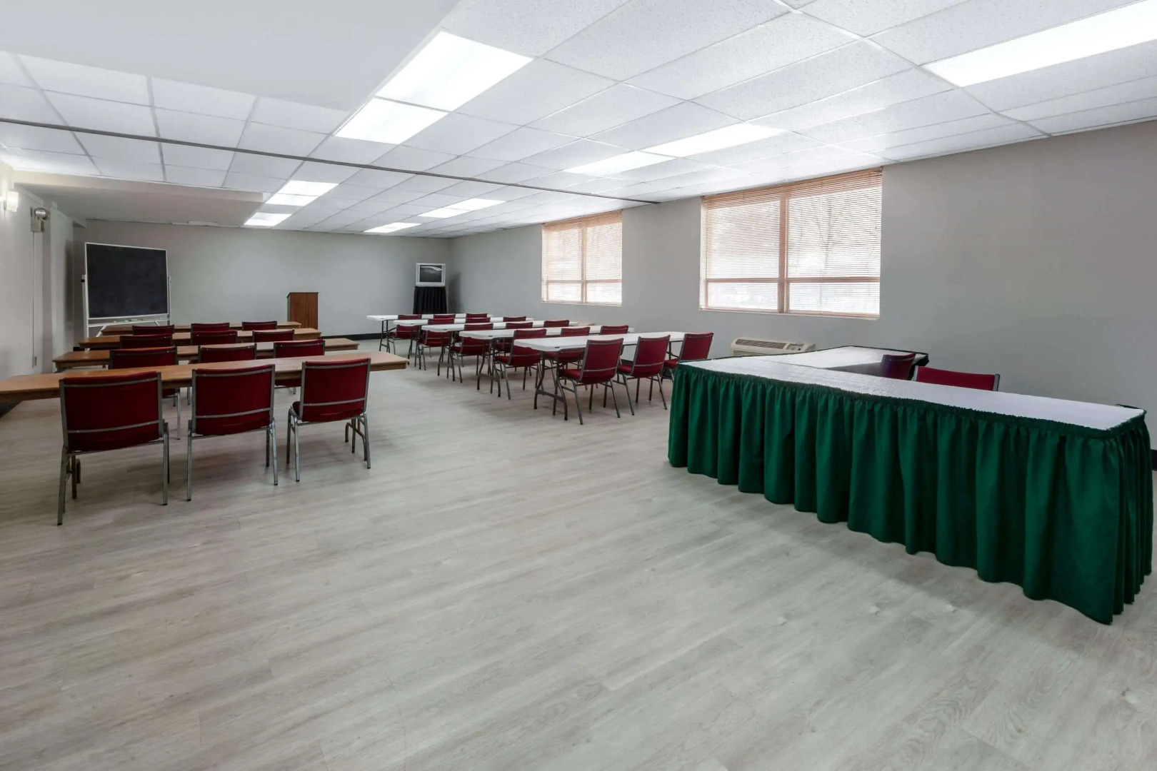 Travelodge by Wyndham Cleveland Airport