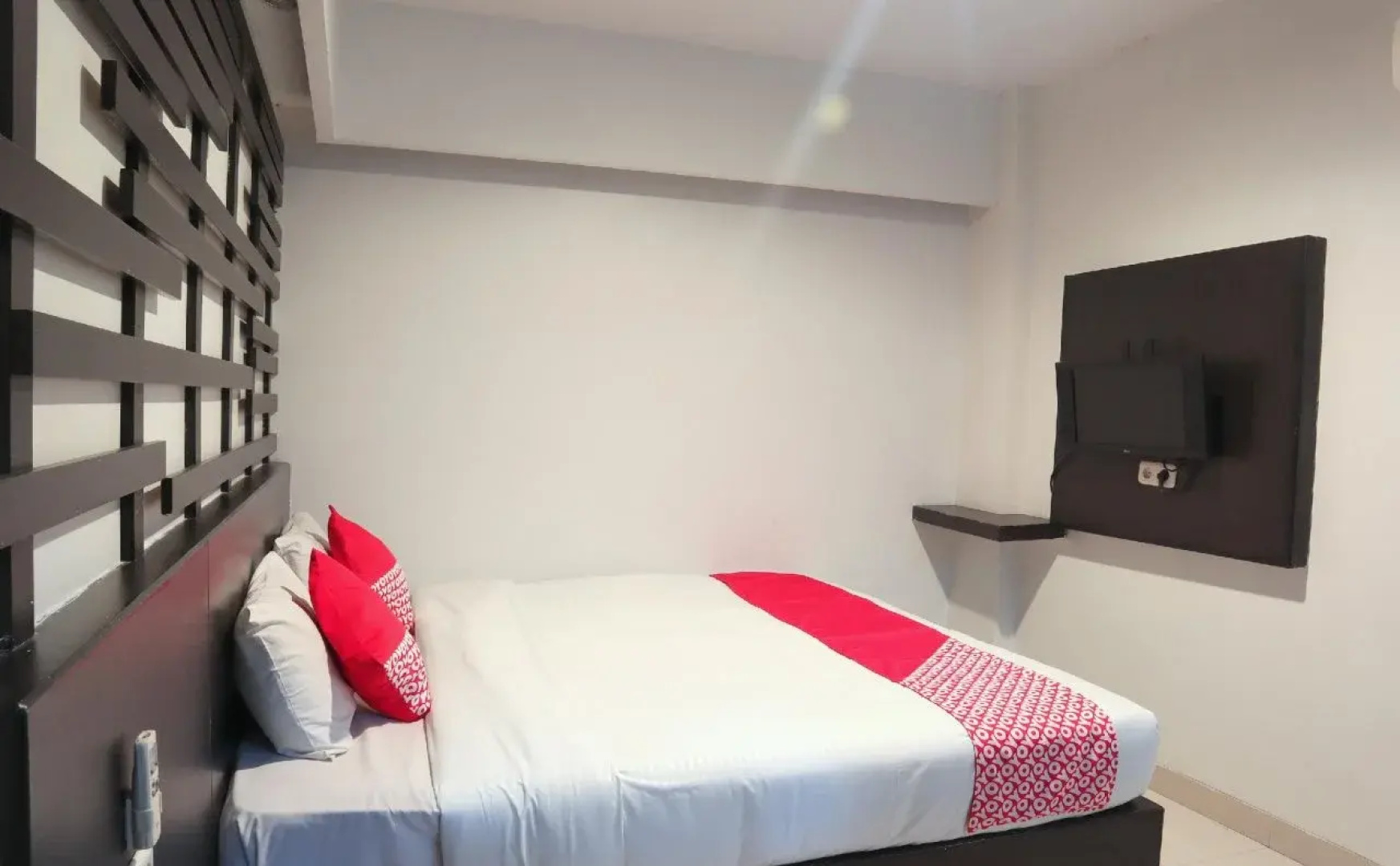 OYO 542 Majestiq Hotel