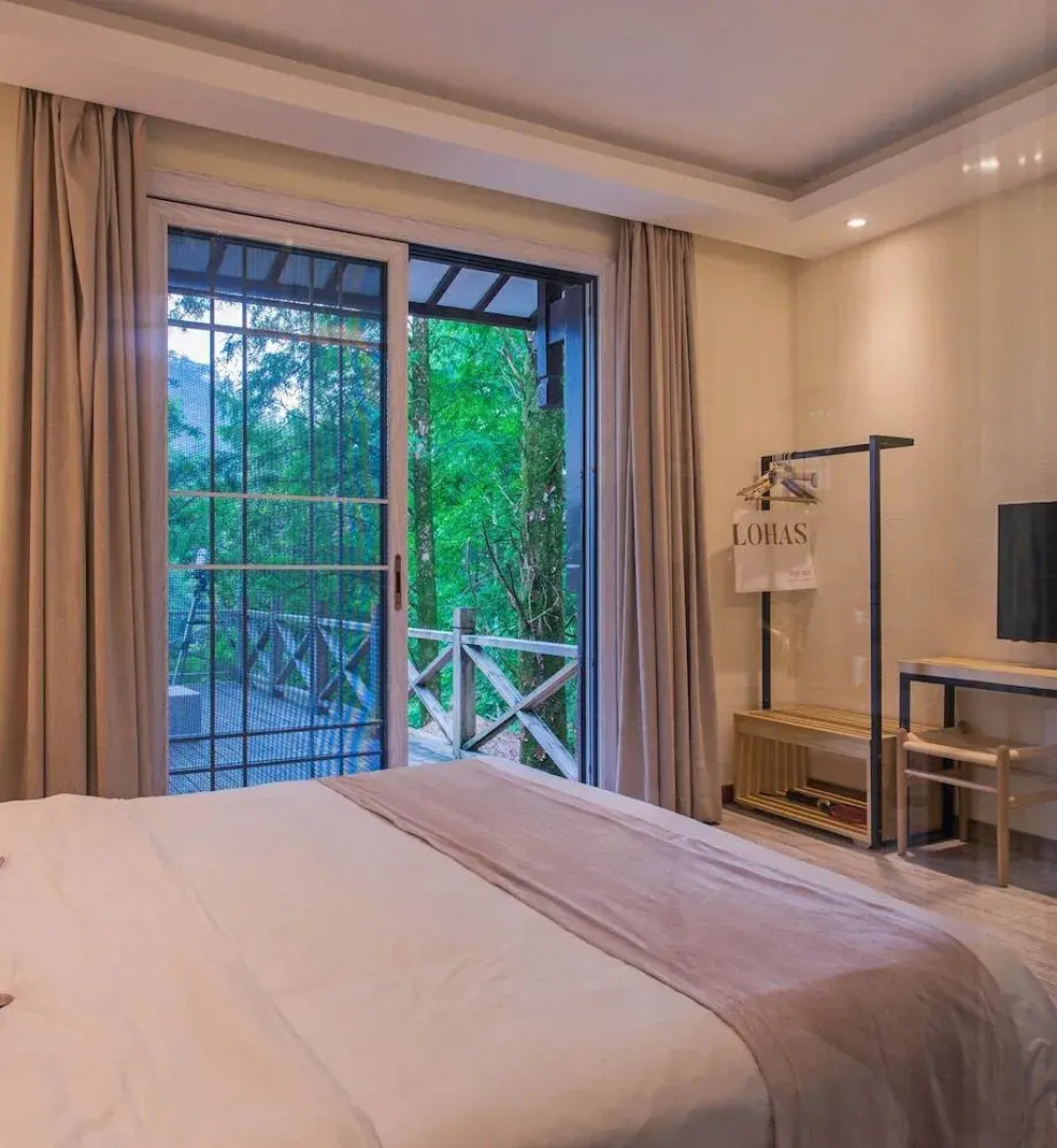 Wuyishan Old Street Sen Live British Inn