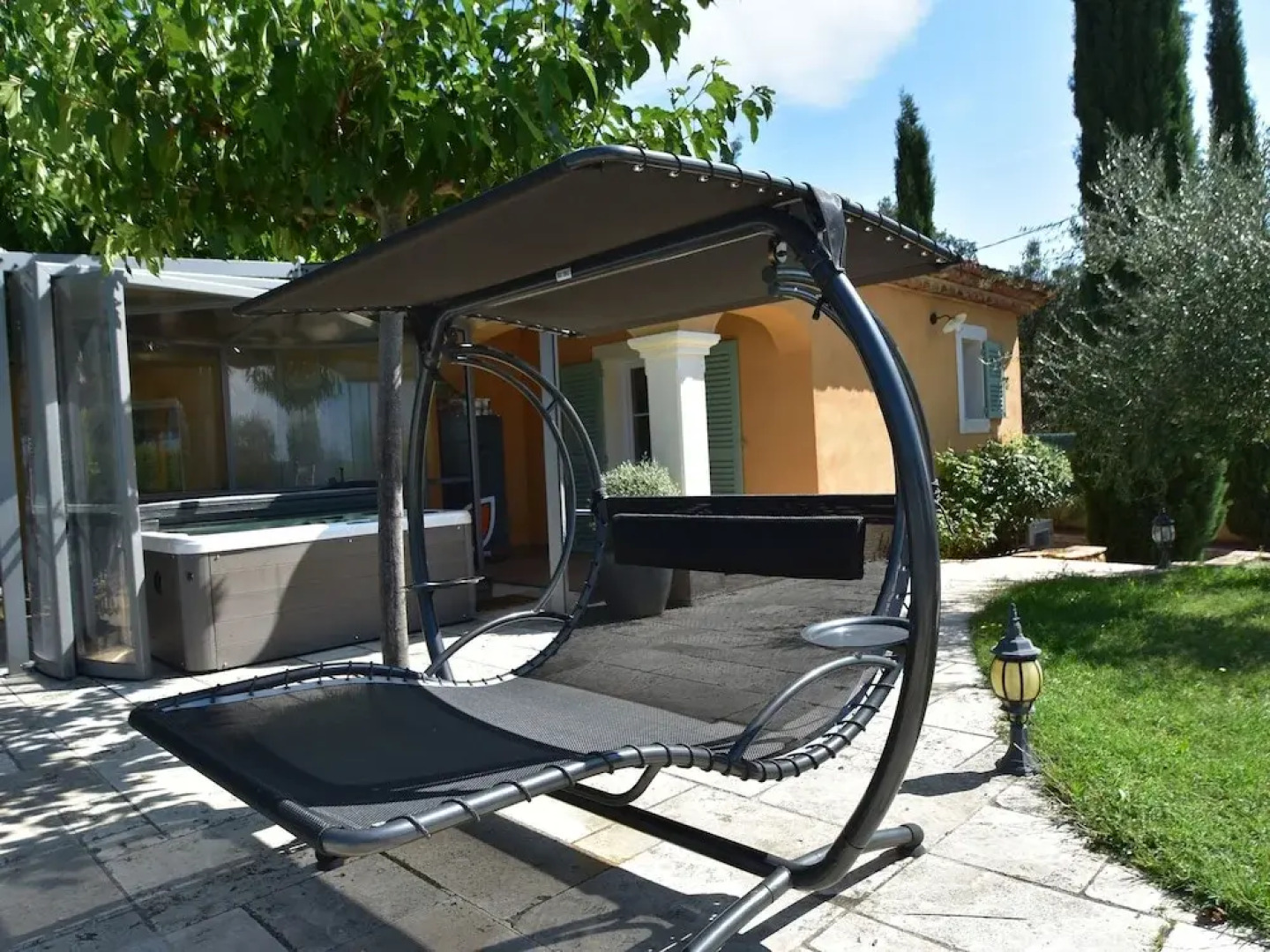 Stunning Villa Near Regusse With Private Swimming Pool