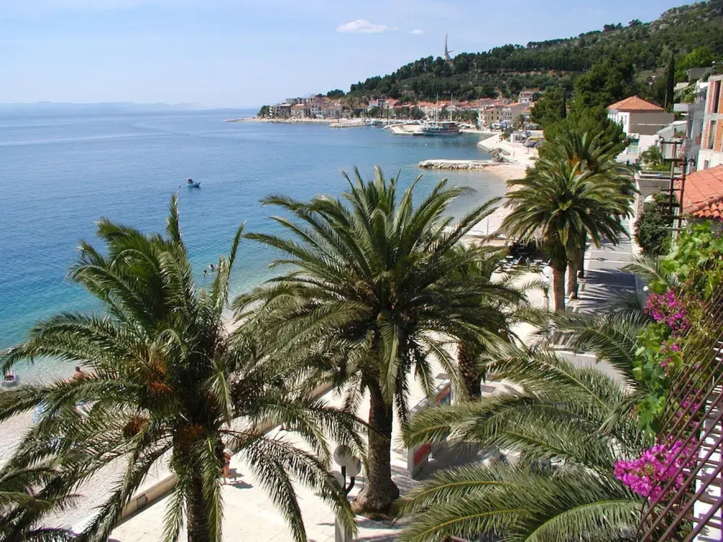 Stylish, Quiet and Beautiful Views Villa With a Pool