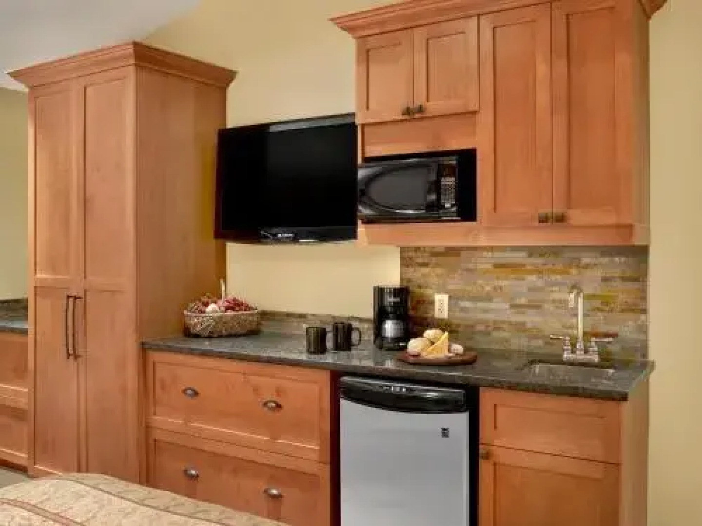 Patricia Lake Bungalows