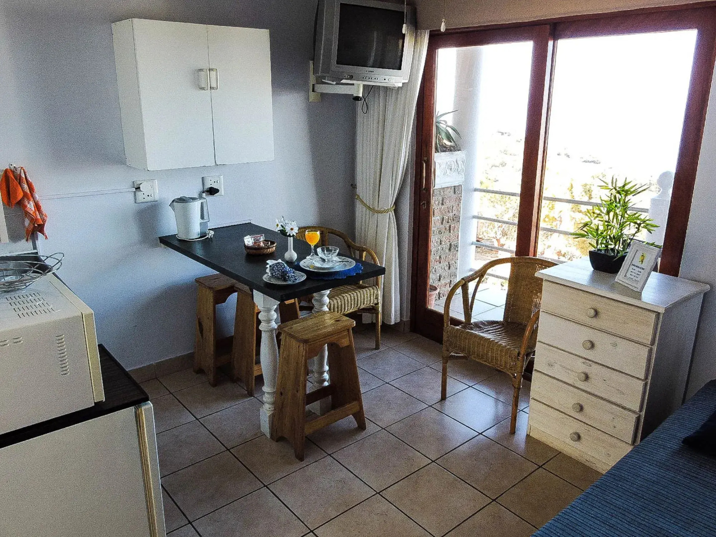 Amzee Bokmakierie Guest House