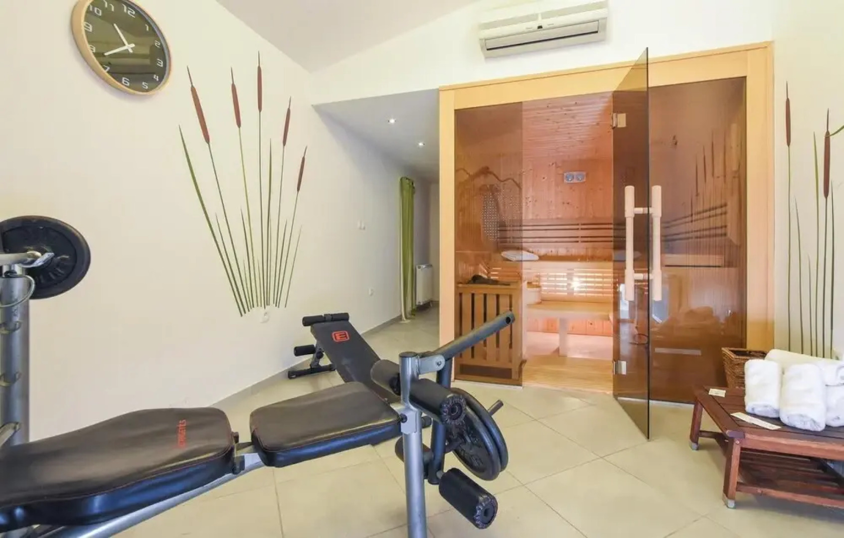 Beautiful Home in Kastel Gomilica With Jacuzzi, Wifi and 8 Bedrooms