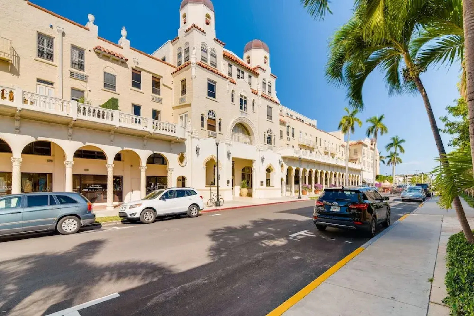 The Palm Beach Hotel Penthouse 3 by PBVR